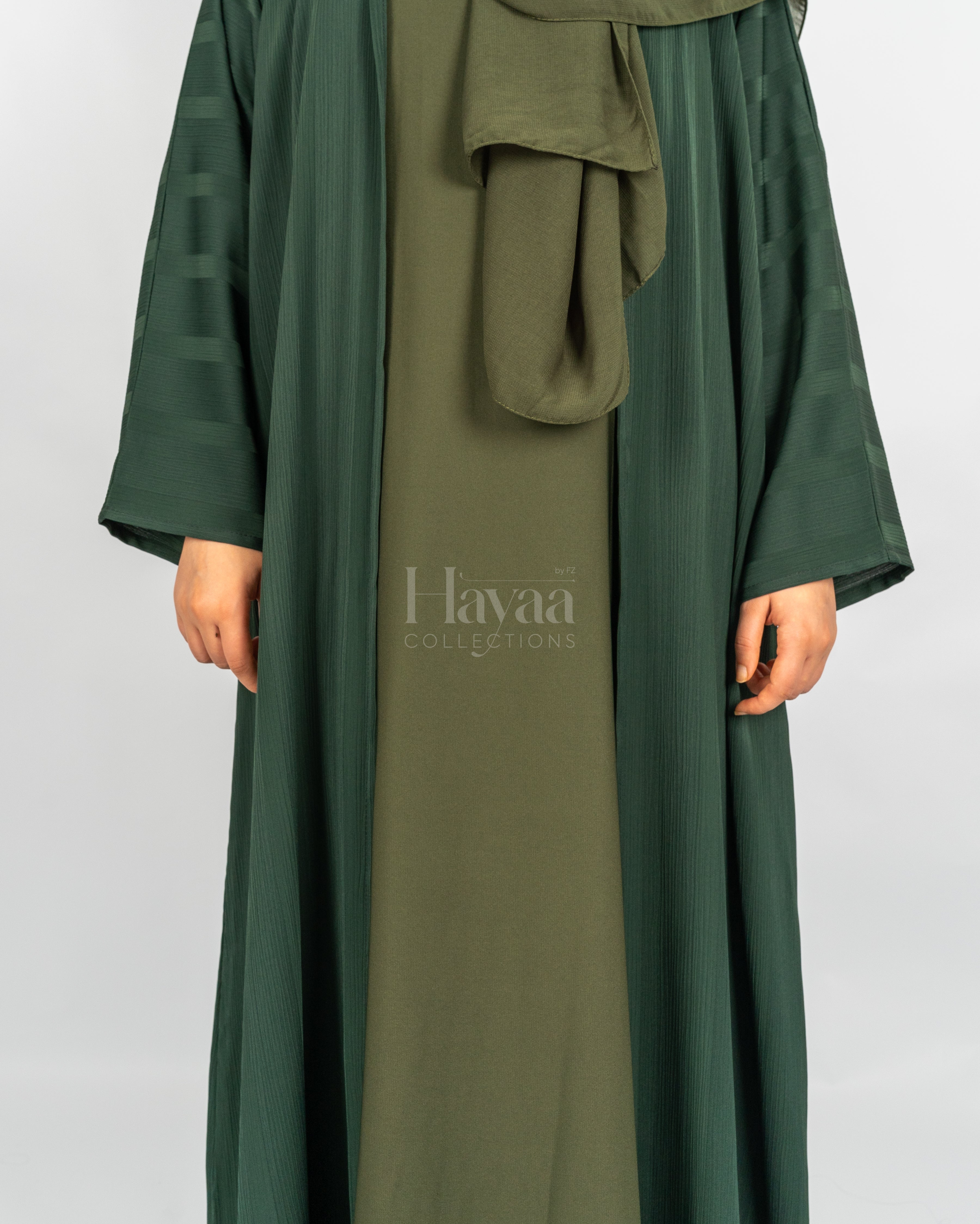 Inaya Dark Green Open Abaya Set close up