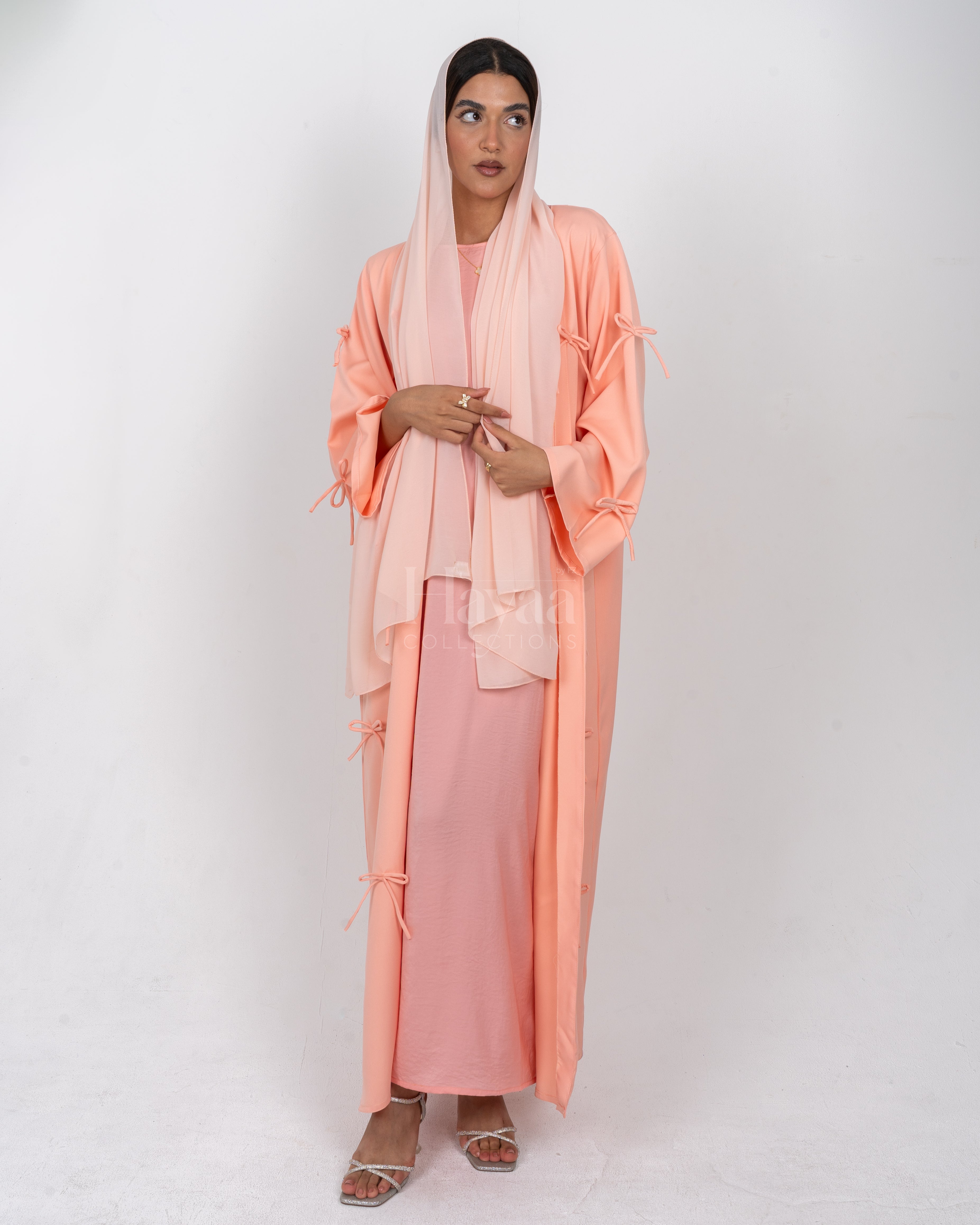 Noora Pink Bow Abaya