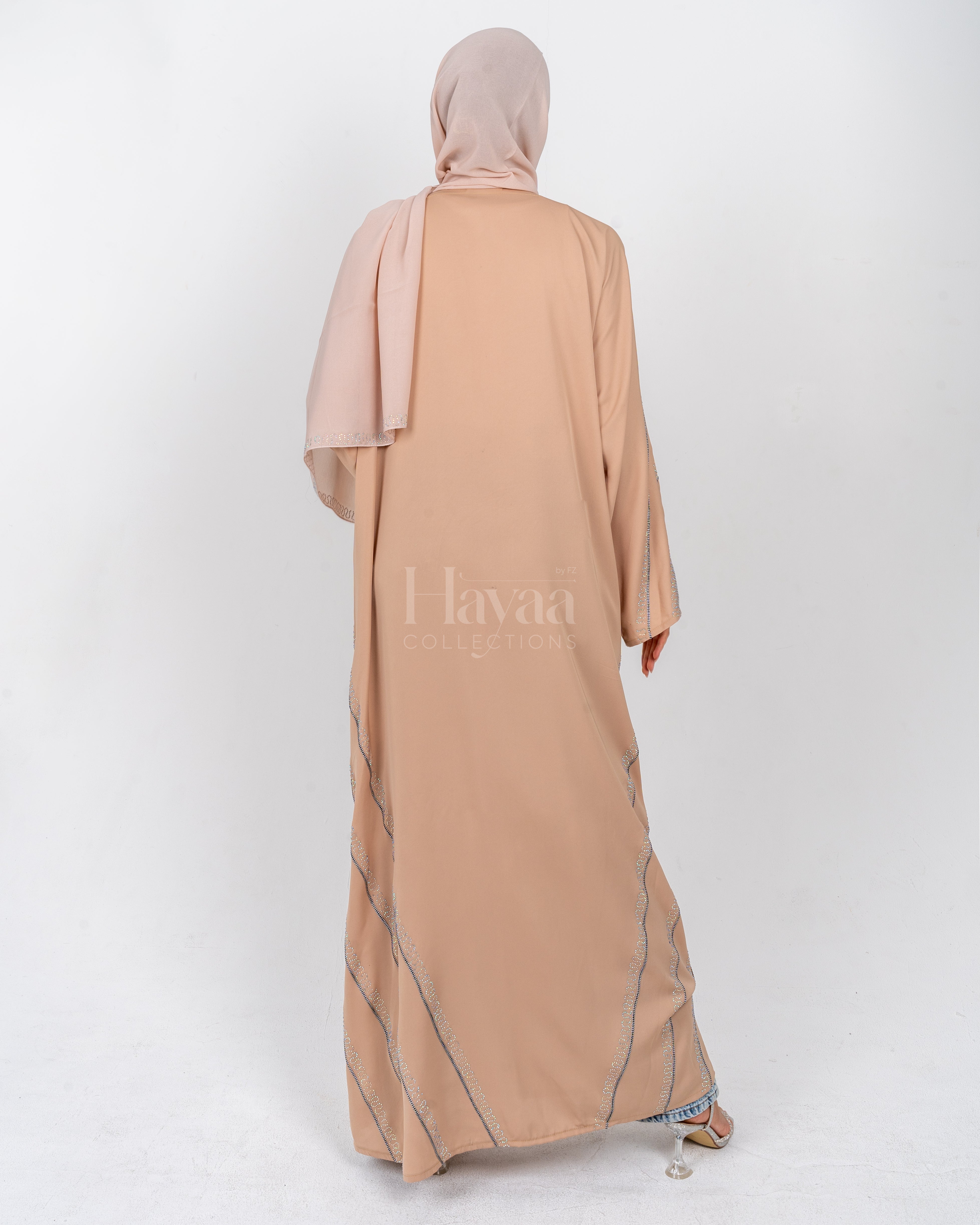 Zahwa Beige Closed Abaya back